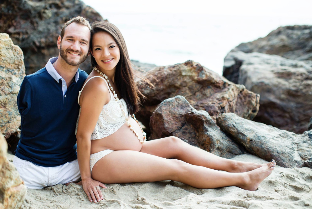 go-ask-mum-gorgeous-family-photos-of-nick-vujicic-s-growing-family-go