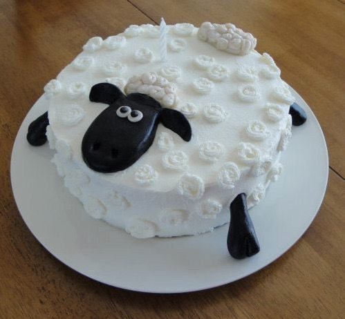 Shaun the Sheep Round Cake