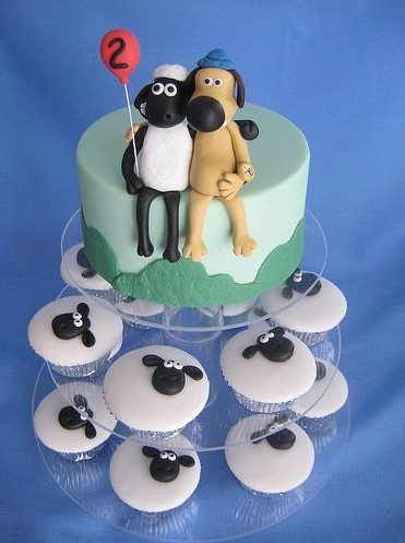 Shaun the Sheep Cake and Cupcakes