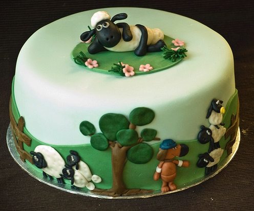 Shaun the Sheep Cake and Cupcakes