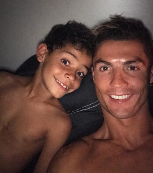 Go Ask Mum Ronaldo Proud Father Of Twins To Surrogate Mother - Go Ask Mum