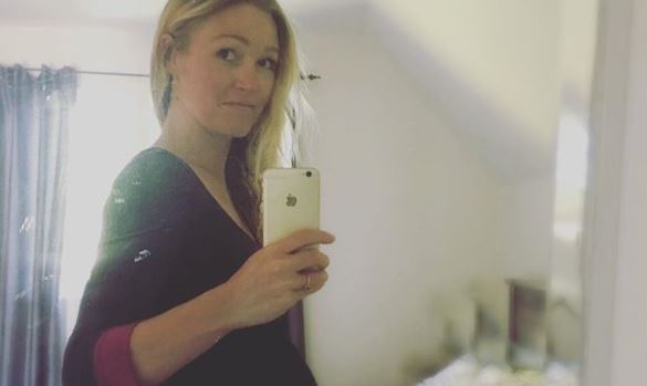Julia Stiles Announces Pregnancy on Instagram with a Photo of Her Belly
